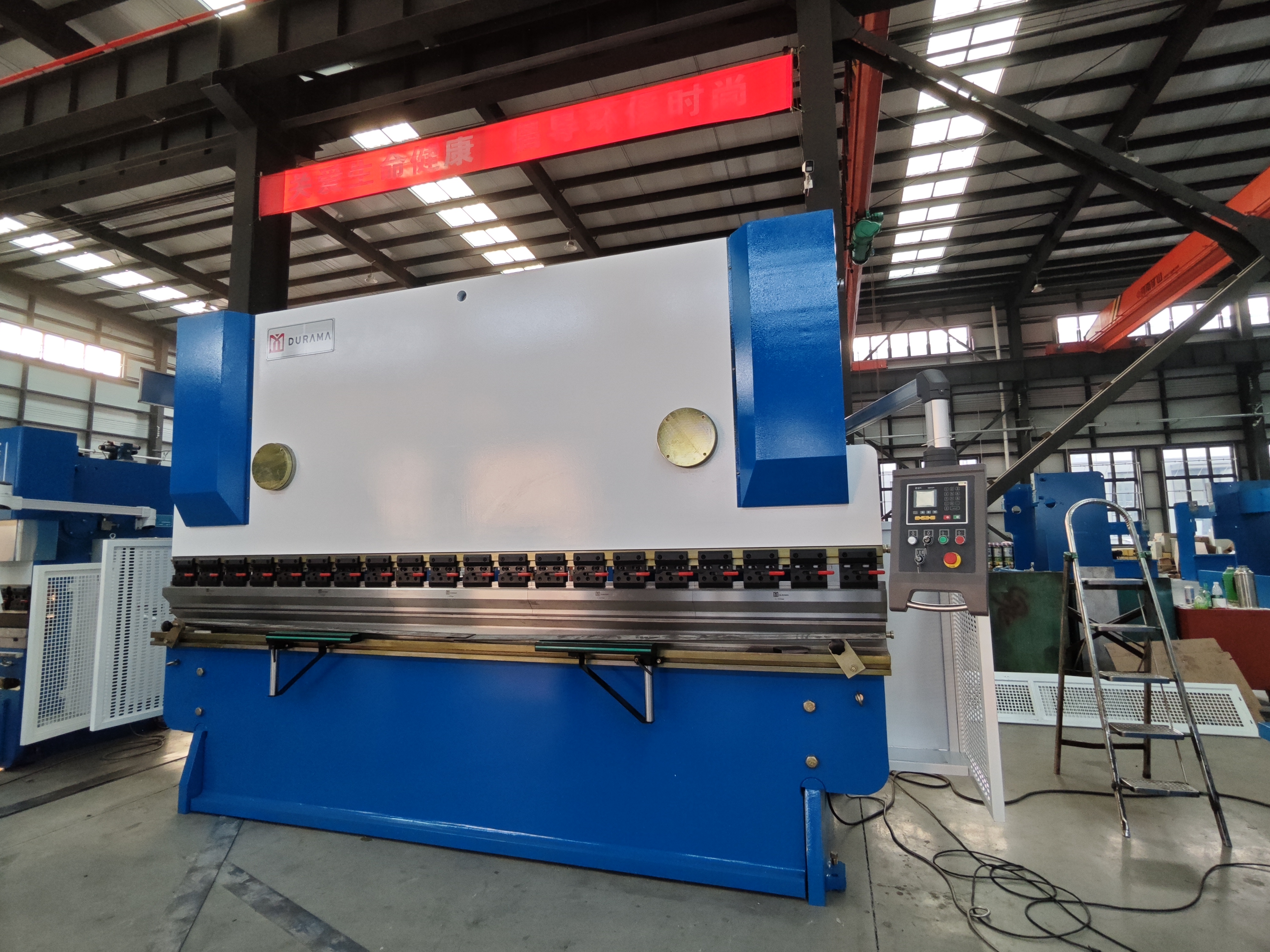 DRPK-16040 فرامل الصحافة الهيدروليكية مع CNC ESTUN E210P