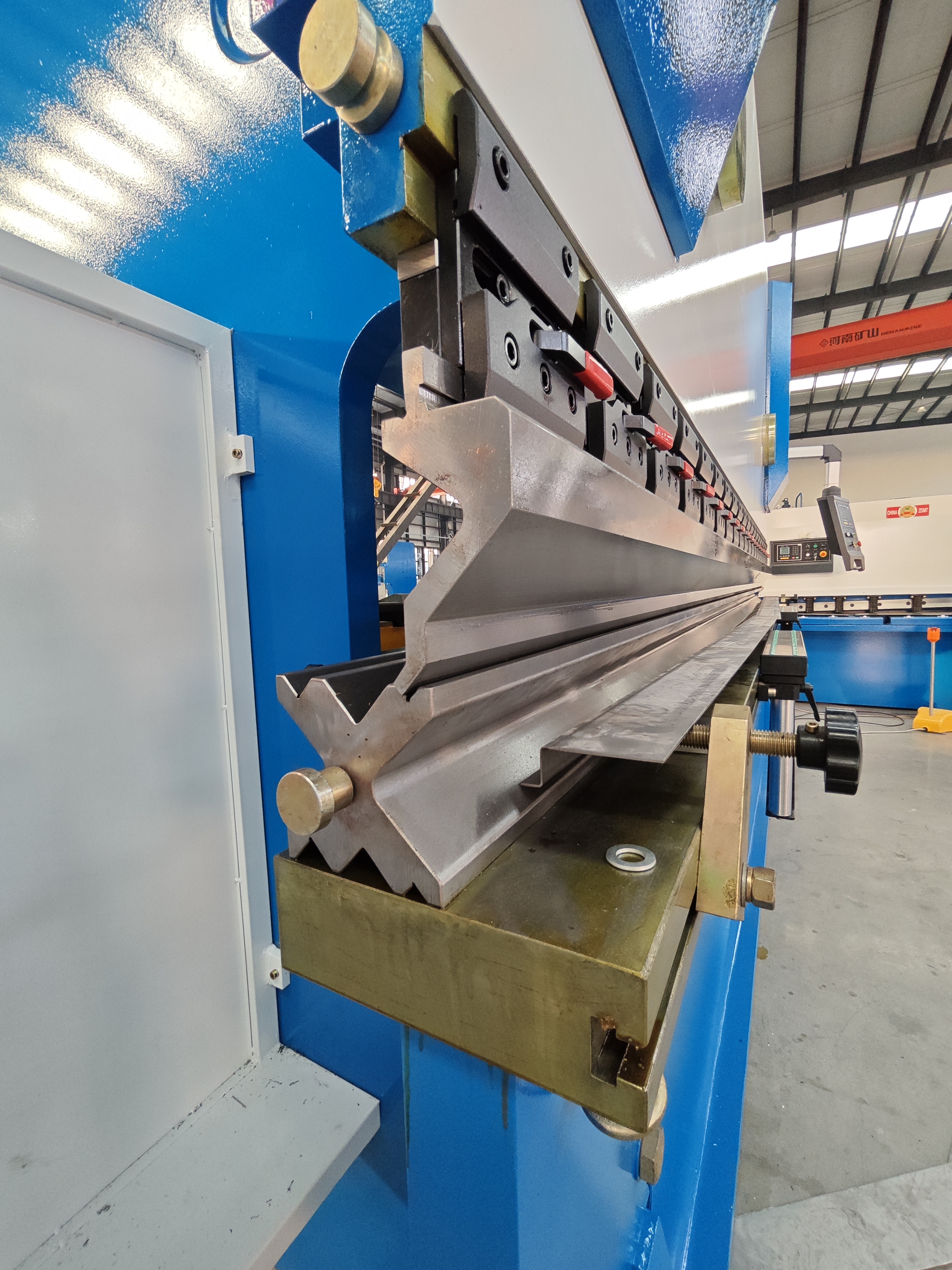 DRPK-16040 فرامل الصحافة الهيدروليكية مع CNC ESTUN E210P