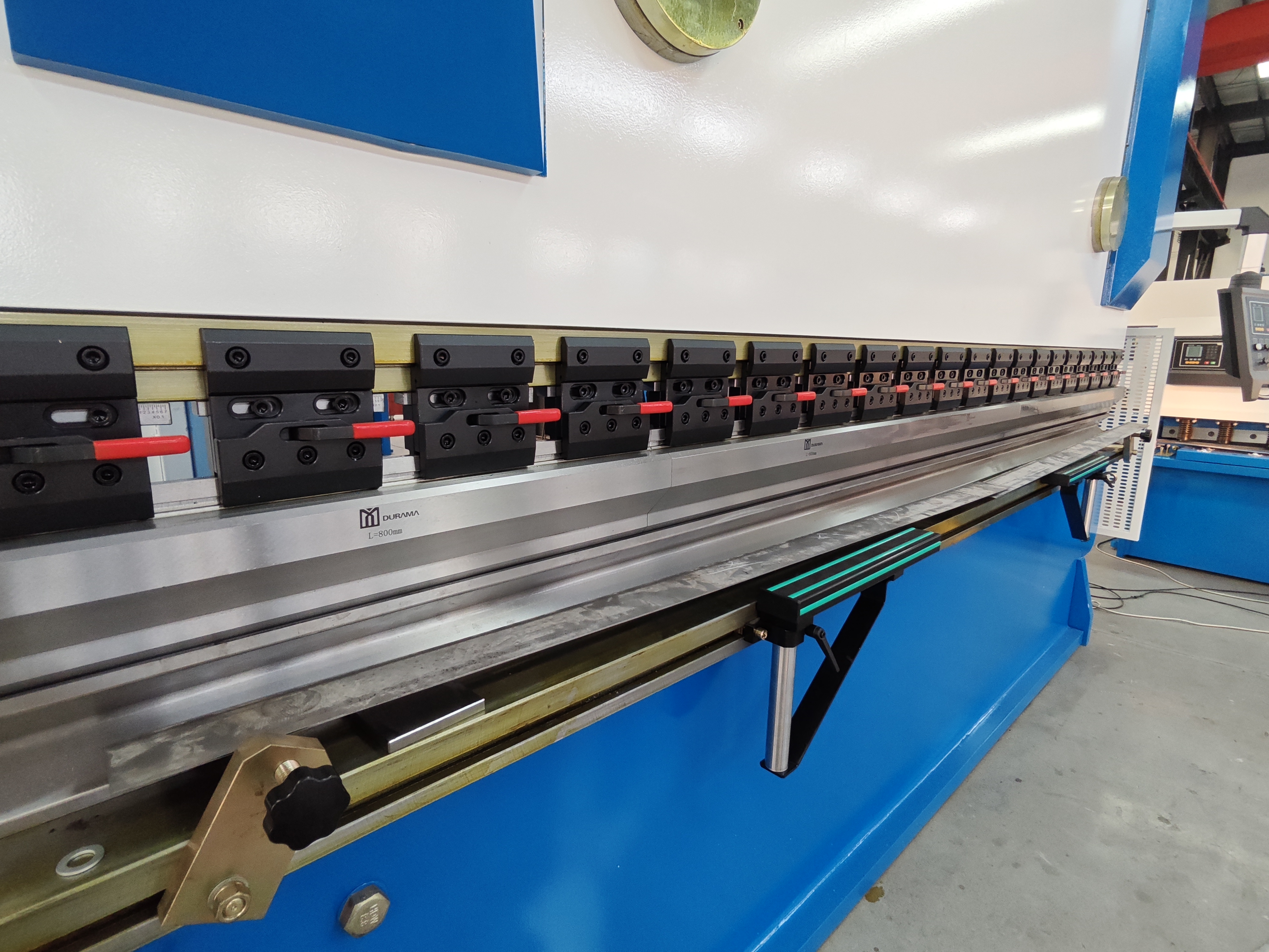 DRPK-16040 فرامل الصحافة الهيدروليكية مع CNC ESTUN E210P