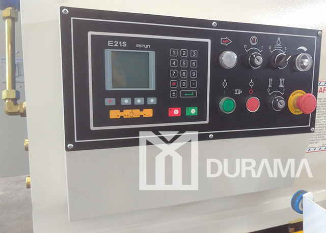 DRS-832 آلة القص الهيدروليكية (نوع شعاع التأرجح)